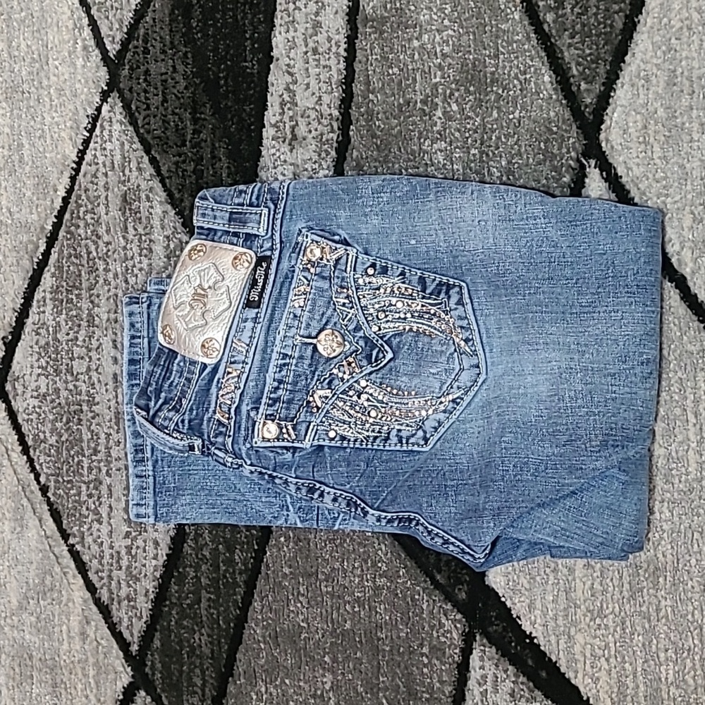 MISS ME EMBROIDERED RHINESTONES WINGS 🪽 FAUX FLAP POCKETS EASY CROP DENI